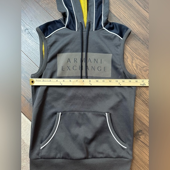 Armani Exchange Mens Gray Sleeveless Hoodie with Yellow Lining Hood (Size XS) - Picture 4 of 7